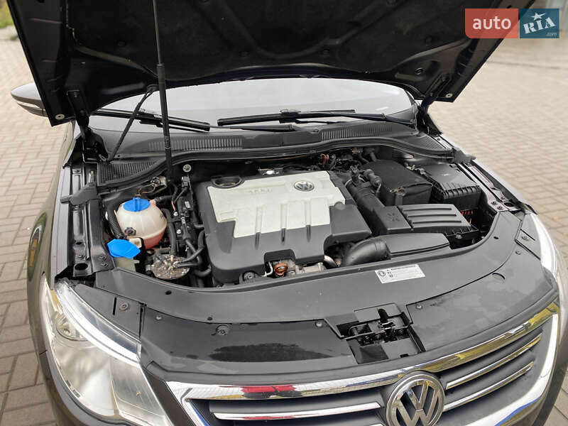 Купе Volkswagen CC / Passat CC 2008 в Умані