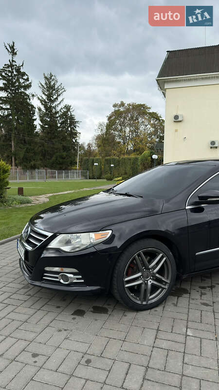 Купе Volkswagen CC / Passat CC 2011 в Смілі