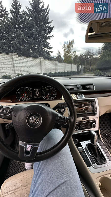 Купе Volkswagen CC / Passat CC 2011 в Смілі