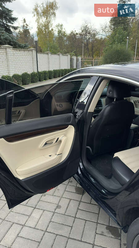 Купе Volkswagen CC / Passat CC 2011 в Смілі