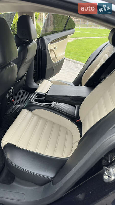 Купе Volkswagen CC / Passat CC 2011 в Смілі