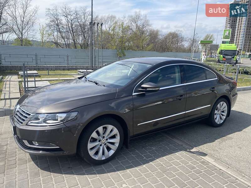 Купе Volkswagen CC / Passat CC 2013 в Киеве