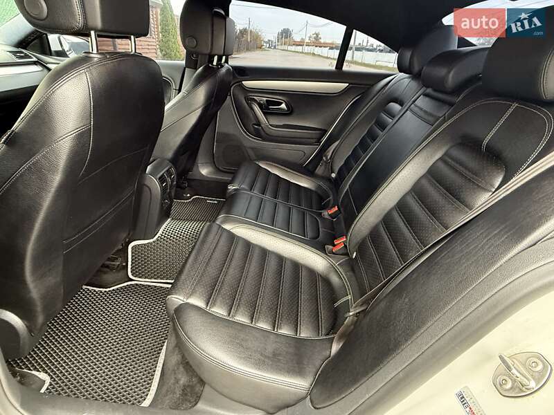 Купе Volkswagen CC / Passat CC 2013 в Киеве