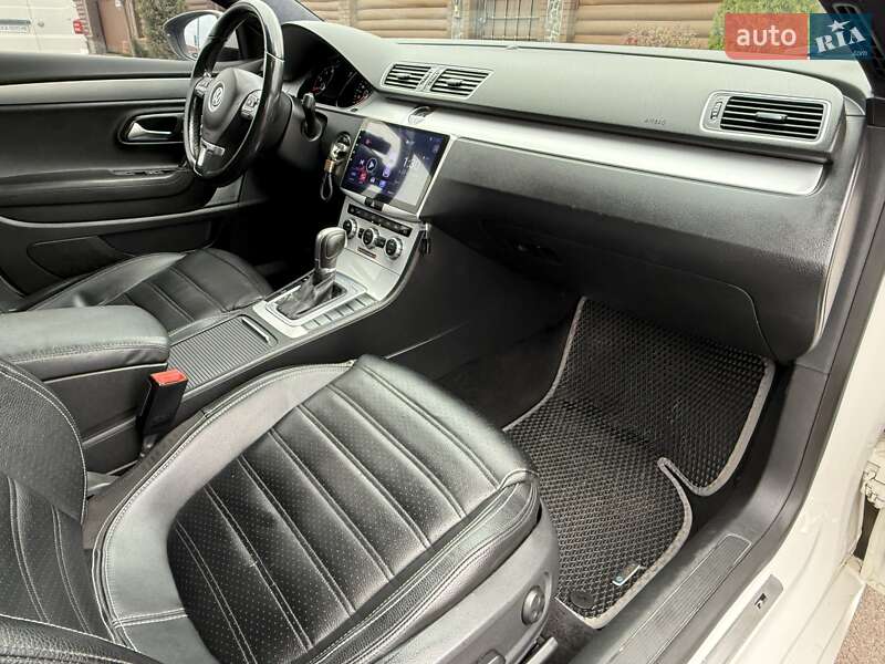 Купе Volkswagen CC / Passat CC 2013 в Киеве