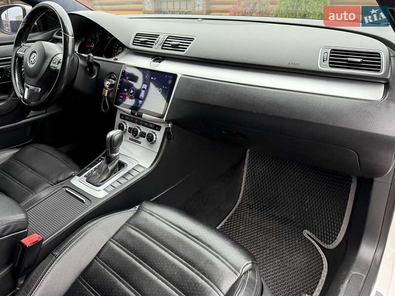 Купе Volkswagen CC / Passat CC 2013 в Киеве