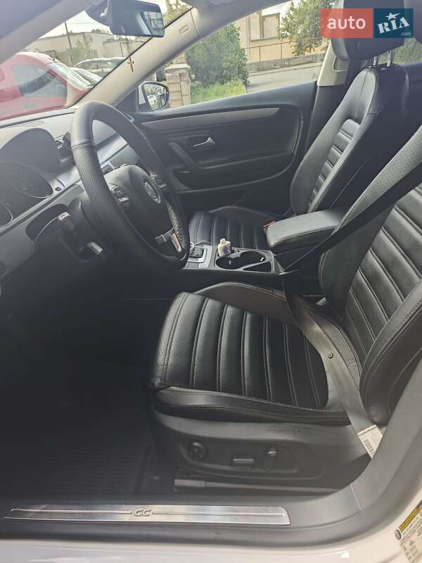 Купе Volkswagen CC / Passat CC 2013 в Киеве