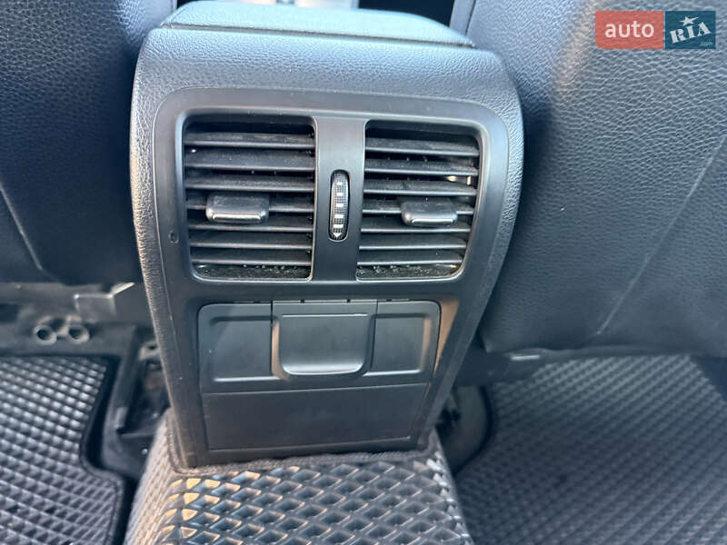 Купе Volkswagen CC / Passat CC 2011 в Умані