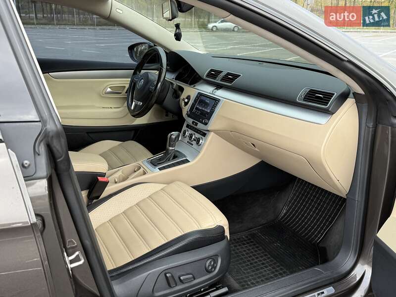 Купе Volkswagen CC / Passat CC 2013 в Дніпрі
