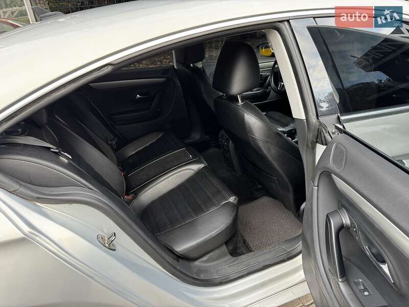 Купе Volkswagen CC / Passat CC 2011 в Киеве