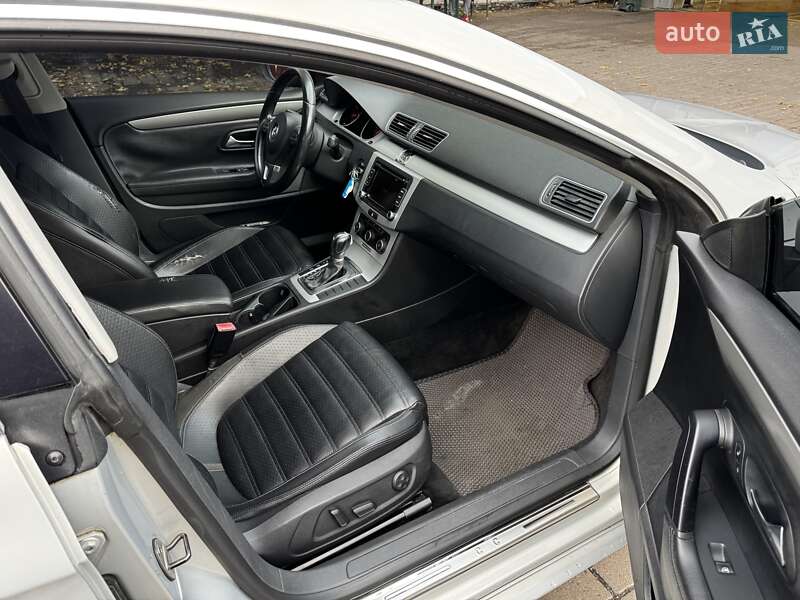 Купе Volkswagen CC / Passat CC 2011 в Киеве