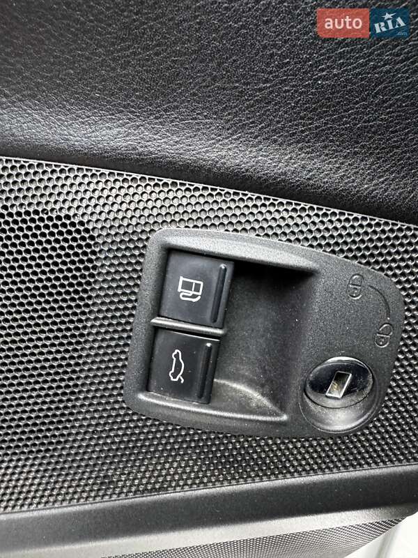 Купе Volkswagen CC / Passat CC 2011 в Киеве