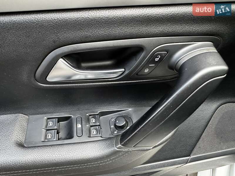 Купе Volkswagen CC / Passat CC 2011 в Киеве