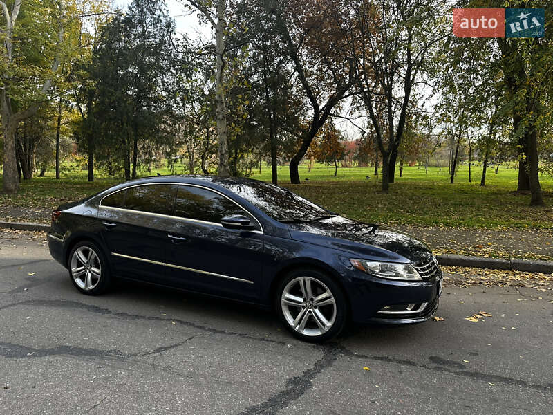 Купе Volkswagen CC / Passat CC 2012 в Миколаєві