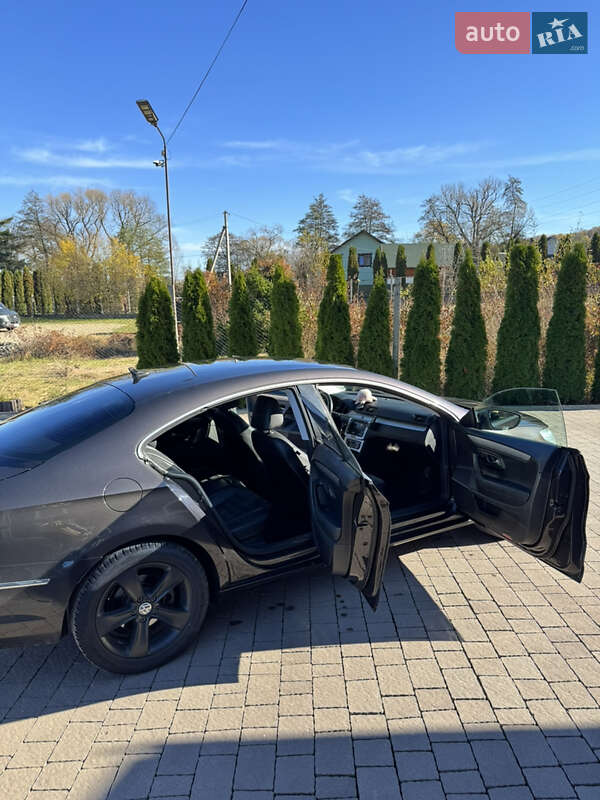 Купе Volkswagen CC / Passat CC 2009 в Косове