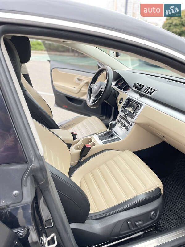 Купе Volkswagen CC / Passat CC 2012 в Києві