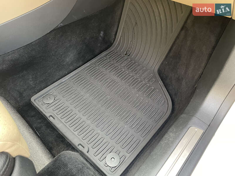 Купе Volkswagen CC / Passat CC 2014 в Киеве