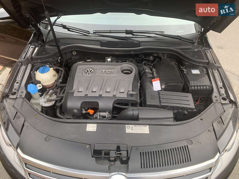 Купе Volkswagen CC / Passat CC 2012 в Києві