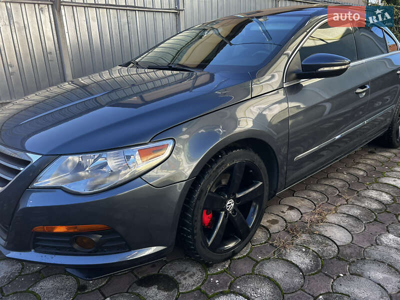 Купе Volkswagen CC / Passat CC 2010 в Ужгороді