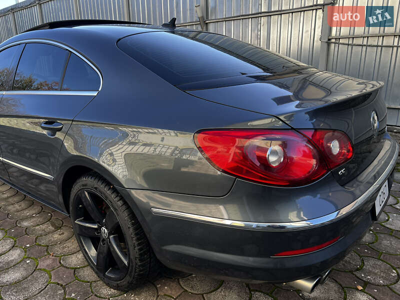 Купе Volkswagen CC / Passat CC 2010 в Ужгороді