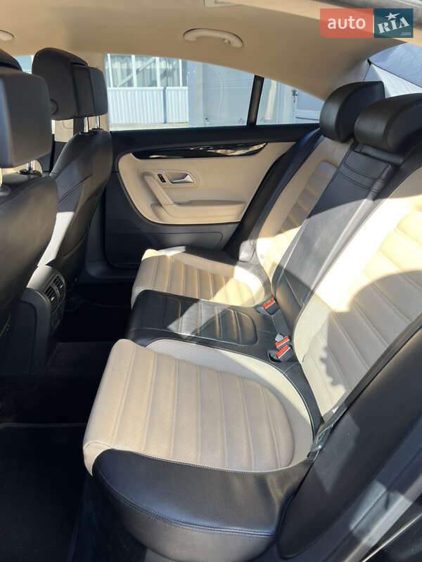 Купе Volkswagen CC / Passat CC 2015 в Львове