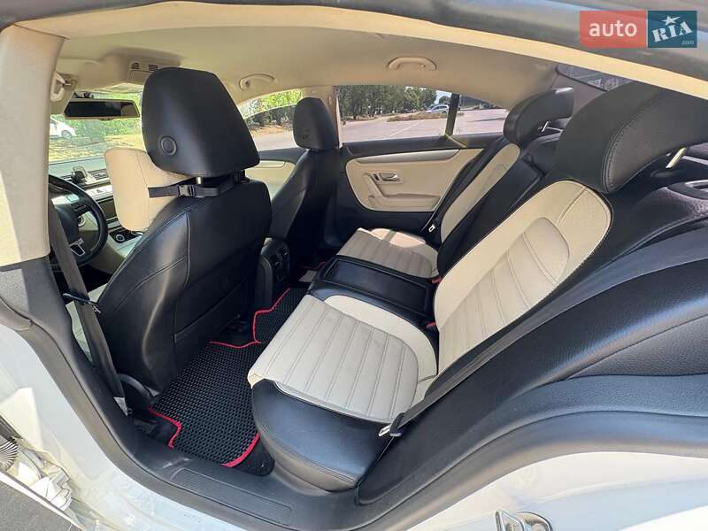 Купе Volkswagen CC / Passat CC 2010 в Одесі