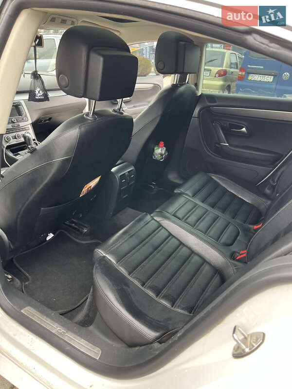 Купе Volkswagen CC / Passat CC 2012 в Львові