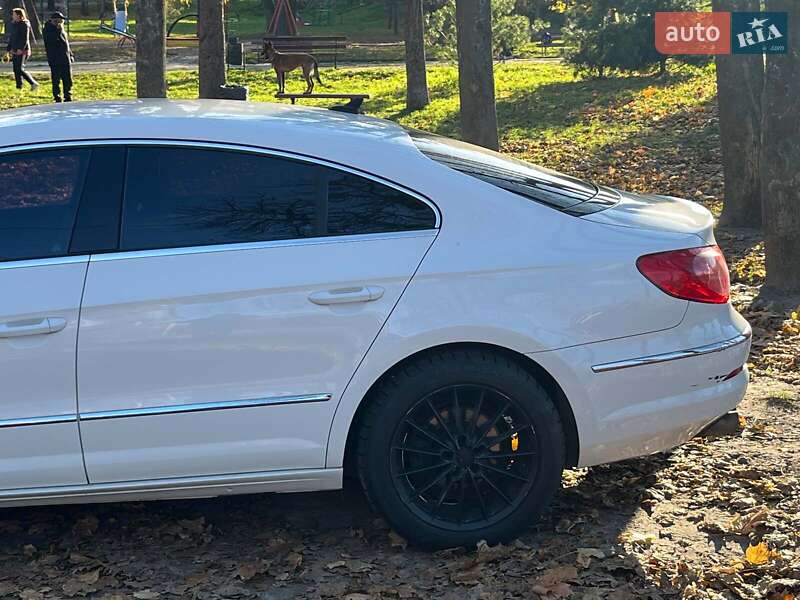 Купе Volkswagen CC / Passat CC 2009 в Києві