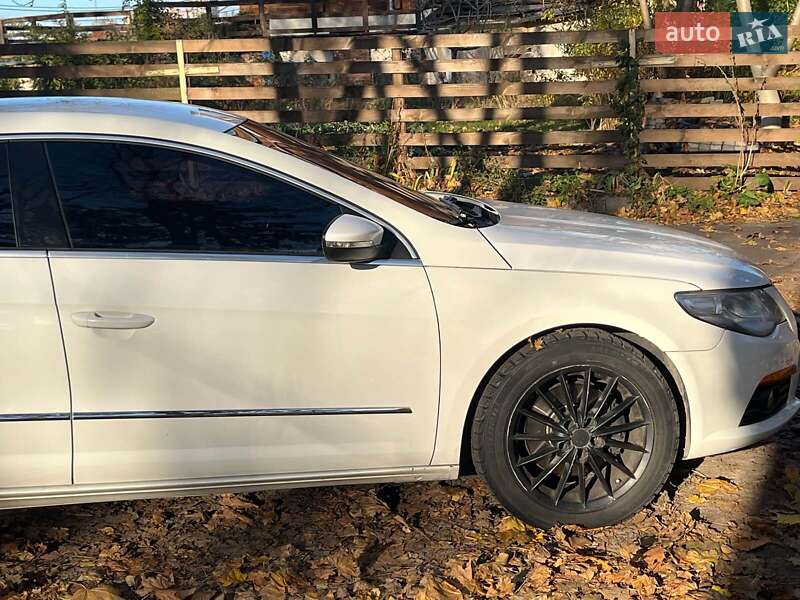 Купе Volkswagen CC / Passat CC 2009 в Києві