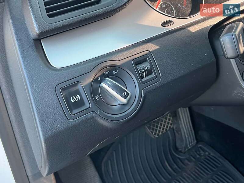 Купе Volkswagen CC / Passat CC 2009 в Києві