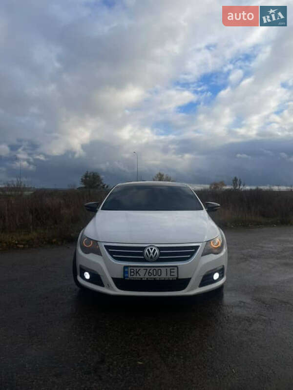 Купе Volkswagen CC / Passat CC 2011 в Сарнах