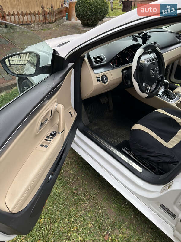 Купе Volkswagen CC / Passat CC 2012 в Микуличине