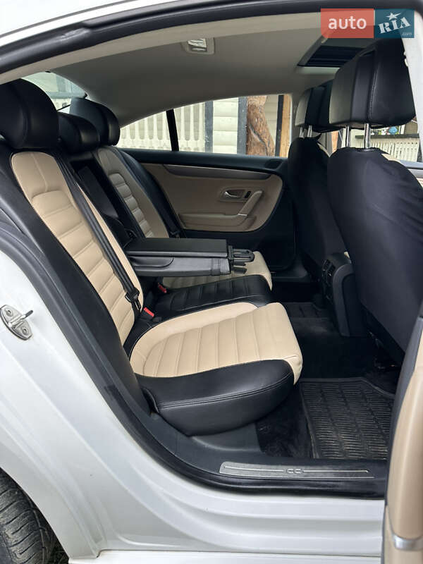 Купе Volkswagen CC / Passat CC 2012 в Микуличине