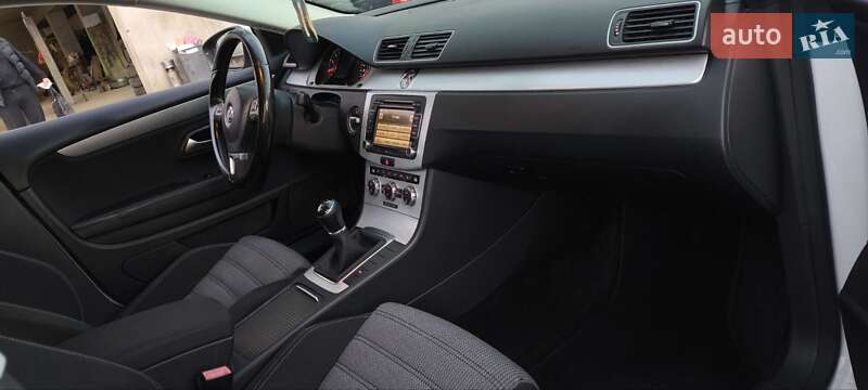 Купе Volkswagen CC / Passat CC 2012 в Мукачево