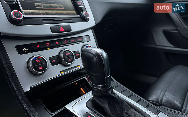 Купе Volkswagen CC / Passat CC 2013 в Коломиї