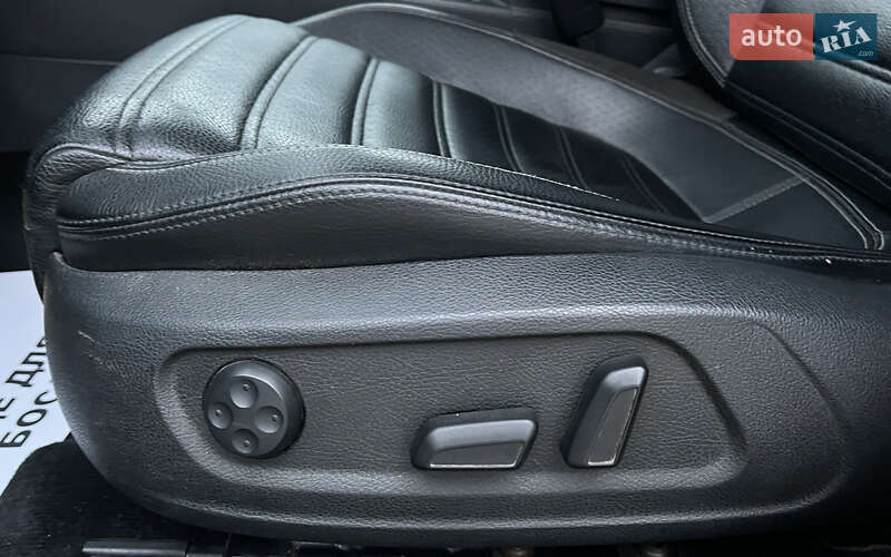 Купе Volkswagen CC / Passat CC 2013 в Коломиї