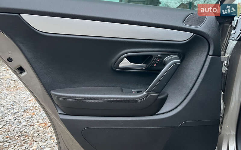 Купе Volkswagen CC / Passat CC 2013 в Коломиї