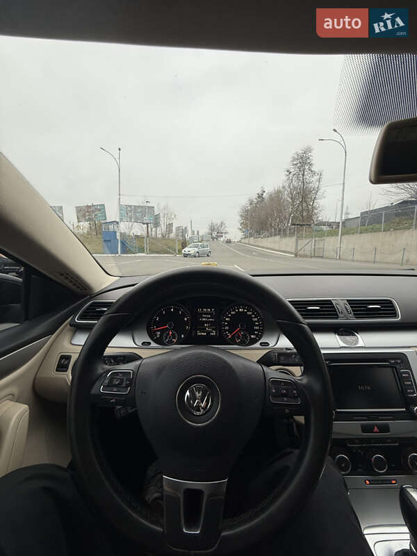 Купе Volkswagen CC / Passat CC 2011 в Киеве