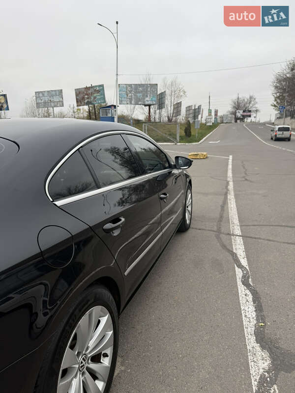 Купе Volkswagen CC / Passat CC 2011 в Киеве