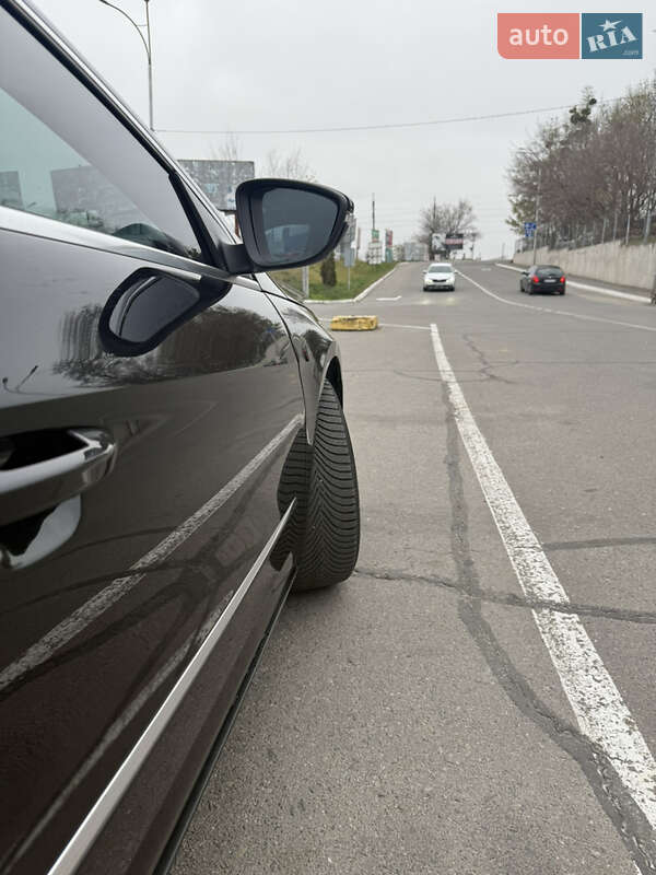 Купе Volkswagen CC / Passat CC 2011 в Киеве