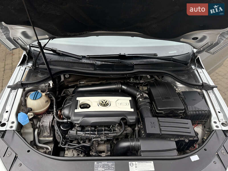 Купе Volkswagen CC / Passat CC 2009 в Василькові