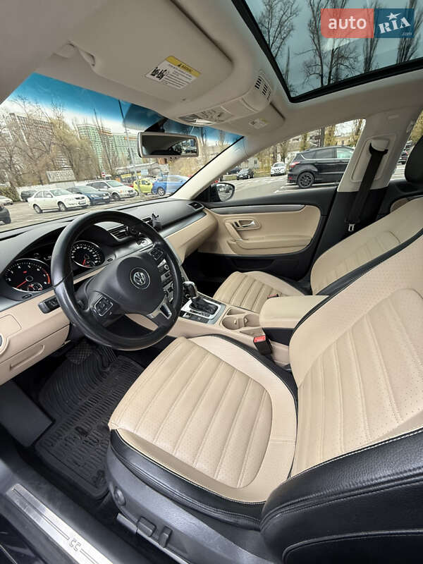 Купе Volkswagen CC / Passat CC 2012 в Киеве