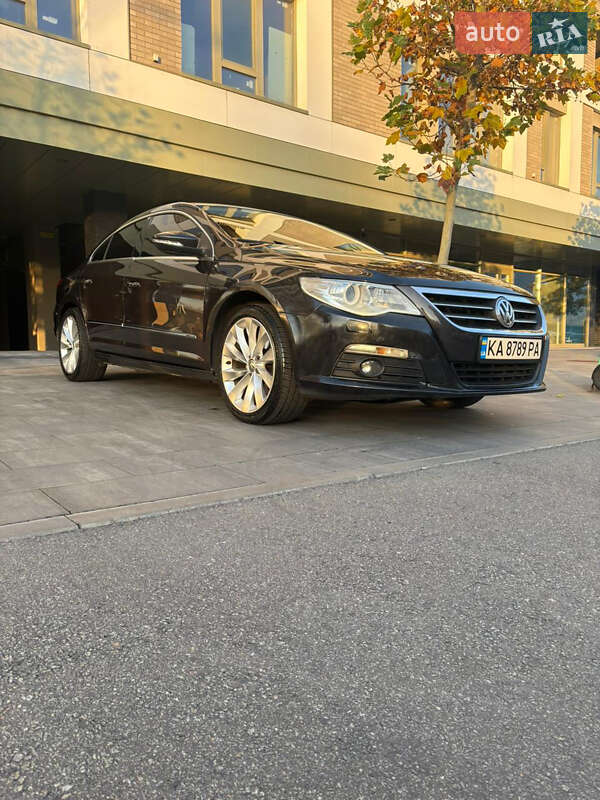 Купе Volkswagen CC / Passat CC 2010 в Києві