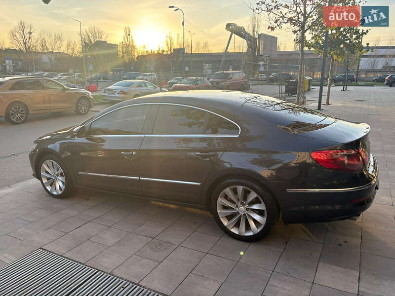 Купе Volkswagen CC / Passat CC 2010 в Києві