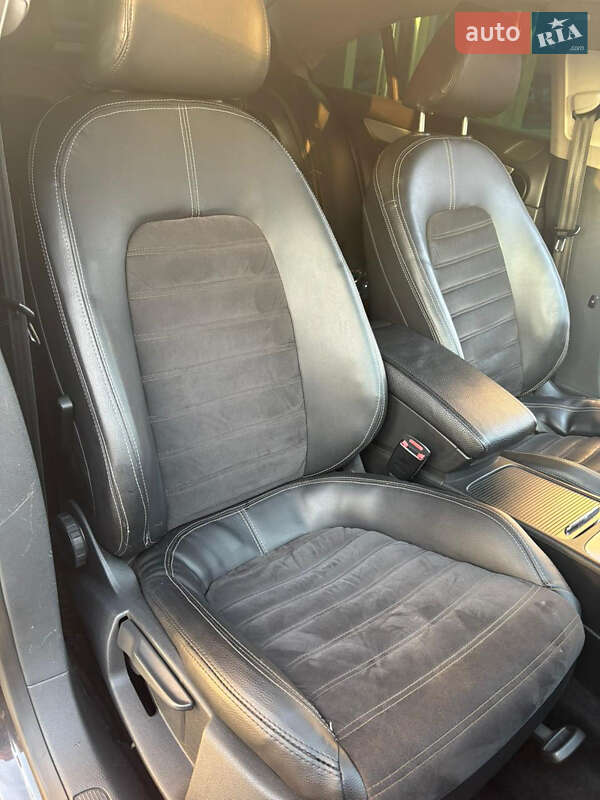 Купе Volkswagen CC / Passat CC 2010 в Києві