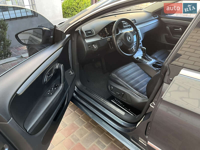 Купе Volkswagen CC / Passat CC 2012 в Магдалинівці