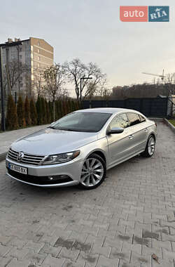 Купе Volkswagen CC / Passat CC 2013 в Чернівцях
