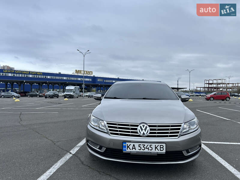 Купе Volkswagen CC / Passat CC 2012 в Києві