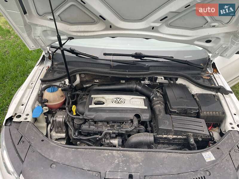 Купе Volkswagen CC / Passat CC 2015 в Умані фото 14 Купе Volkswagen CC / Passat CC 2015 в Умані