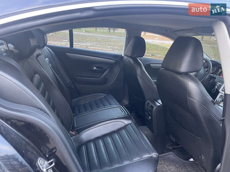 Купе Volkswagen CC / Passat CC 2011 в Полтаві