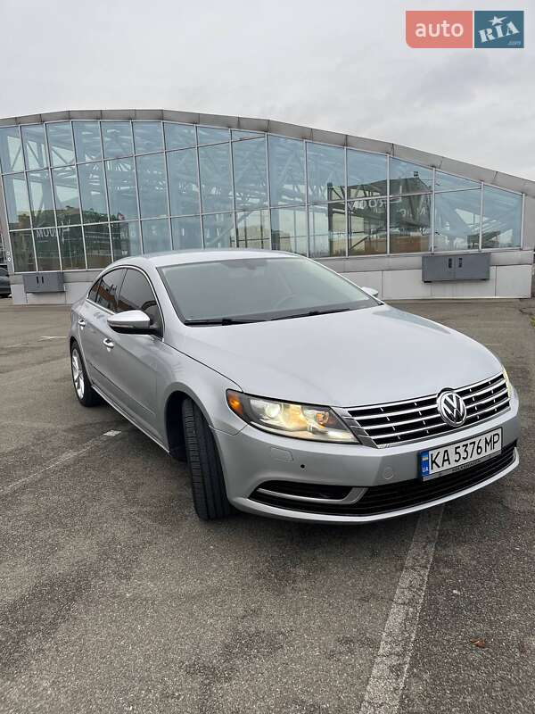 Купе Volkswagen CC / Passat CC 2015 в Києві